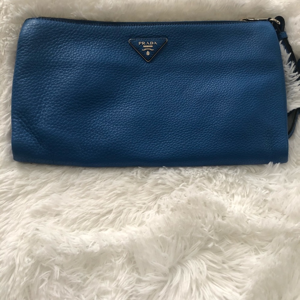 I’m BLUE for PRADA - Picture 1 of 5